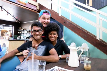 Les colocs ! Iman, Todd et Alena