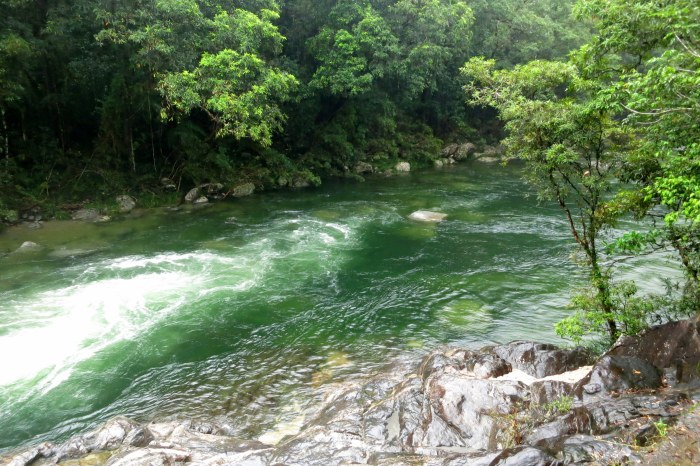 Le fleuve en contrebas : y'a pire !