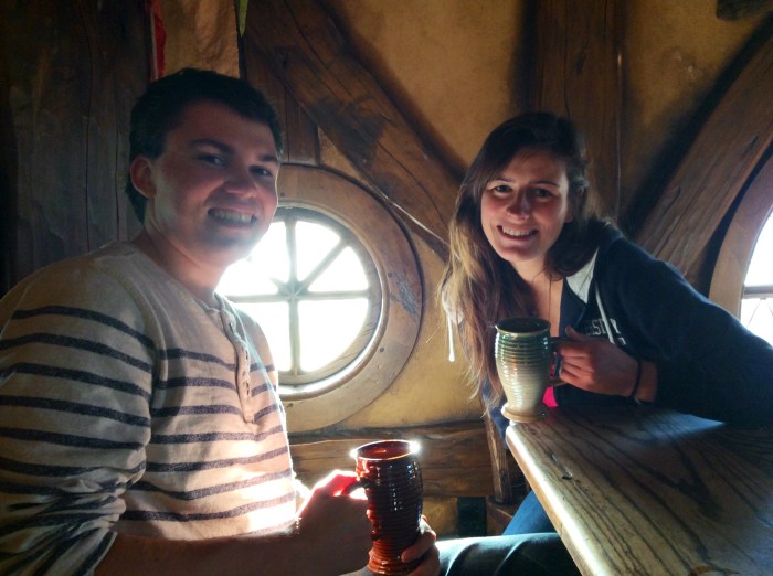 Cheers avec de la bière et du cidre local : devinez qui a tout fini ? Devinez qui a conduit ? 