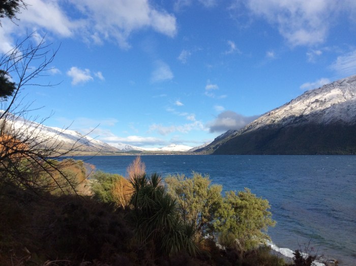 Nous surplombons le lac de Queenstown pendant 90 bonnes minutes