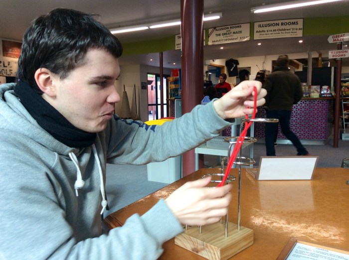 Instant réflexion, mais raisonnement qui n'aboutira pas ;)