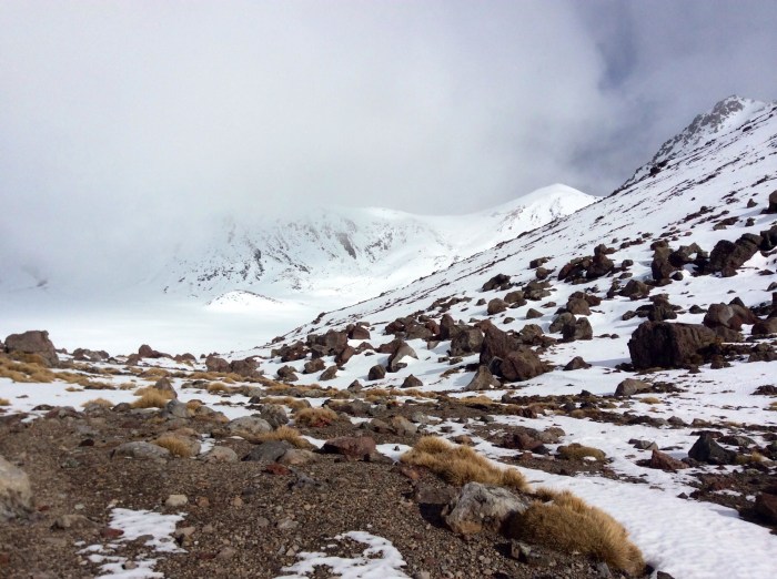 En traversant de l'autre côté du Mont