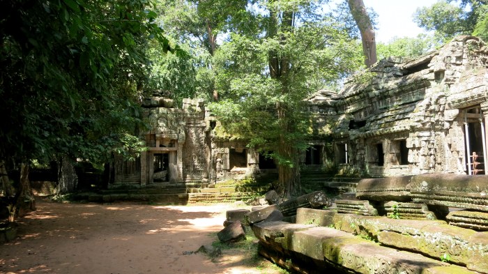 ... ou bien que les ruines tout simplement vous tentent ..!