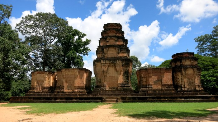 Le seul qui se distingue par ses briques (yé oublié le nom comme tous les autres)