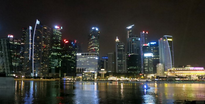 ...avec un joli arrière-plan; sinon, ce n'est pas drôle !