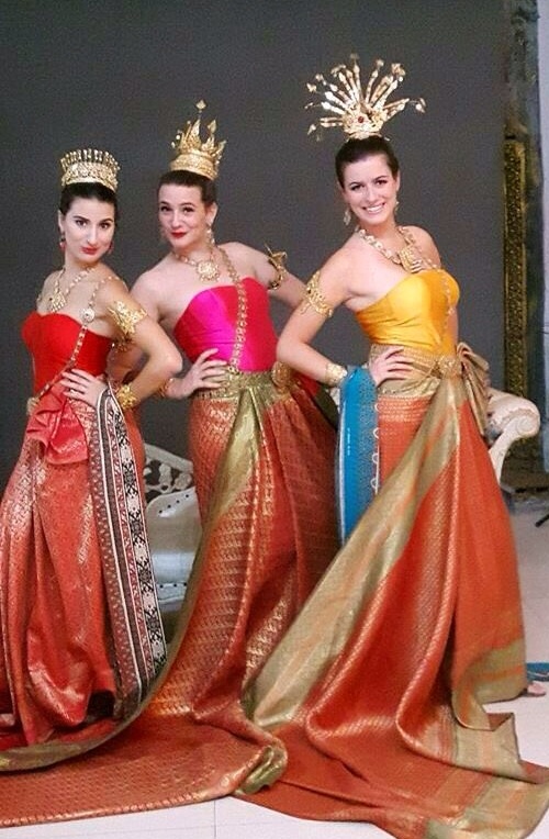 Voyez un peu ! Backstage