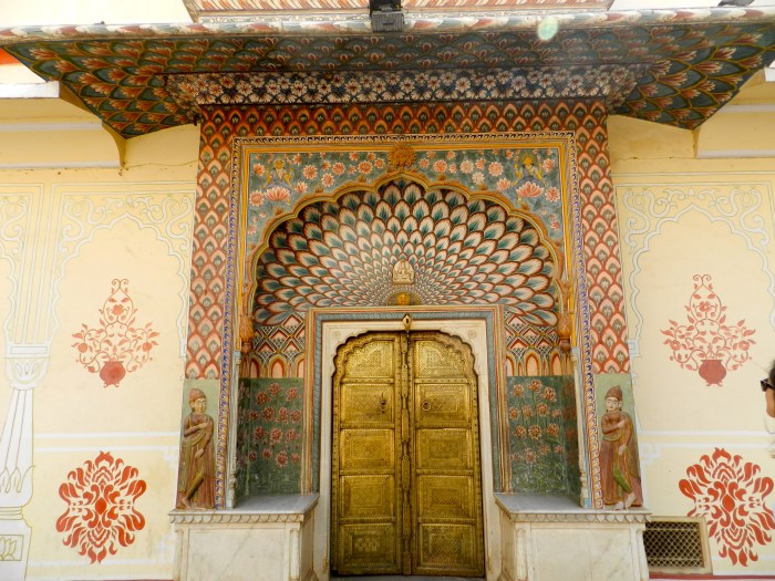 Sans doute la plus belle oeuvre du voyage que nous aurons croisée, avec des finitions tout simplement parfaites. 