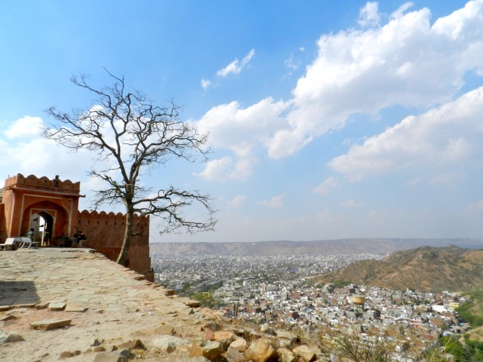 Un temple qui se mérite et surplombe Jaipur