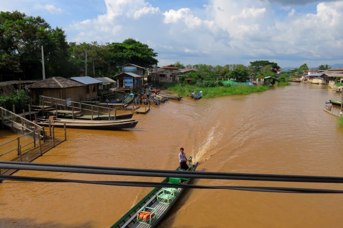 Les canaux et bateaux traditionnels de la région